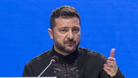 Zelenskis apstiprina gatavību uz laiku atturēties no triecieniem Maskavai