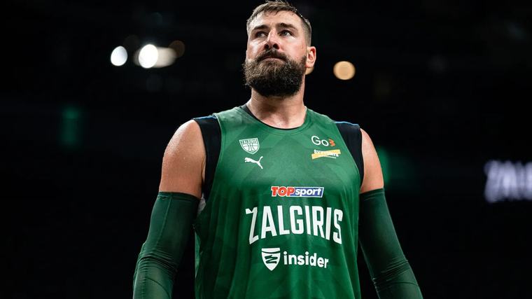 Lietuvas basketbola superzvaigzne Valančūns slavē "Rīgas Zeļļus"
