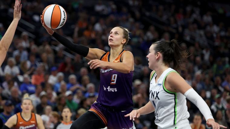 Kitija Laksa atgriežas WNBA un sezonu pabeigs Dalasā