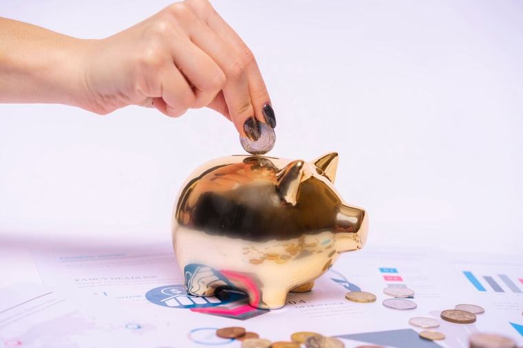 Finanšu drošības spilvens: kad izmantot uzkrājumus un kad tos taupīt