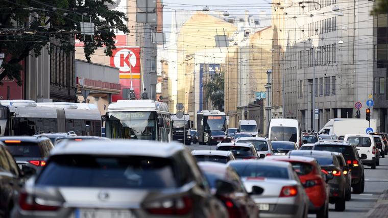 Rīgā augstākās degvielas cenas starp Baltijas galvaspilsētām