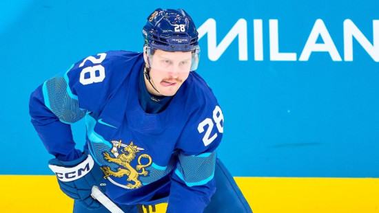 Šmitu draftējusī Ņujorkas "Rangers" uzbrukumu papildina ar olimpisko medaļnieku