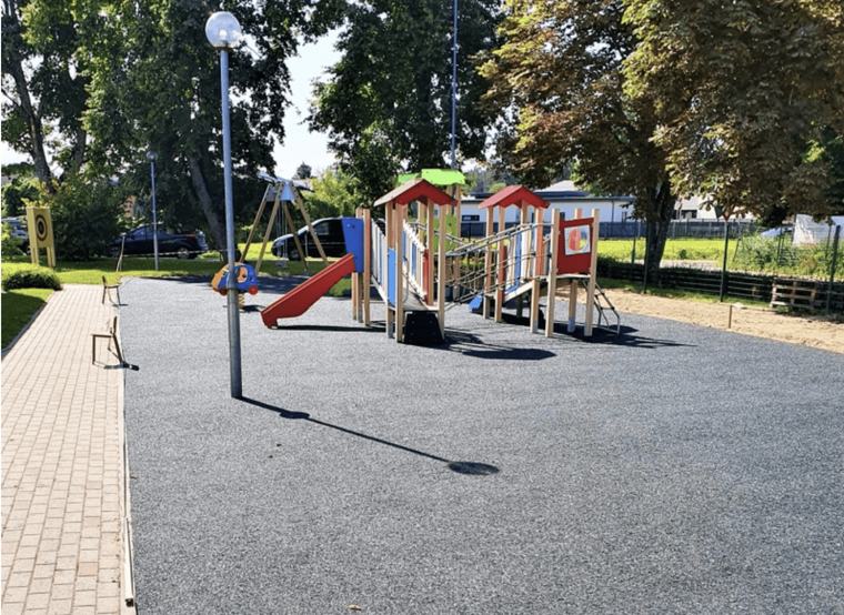 “Lēnām, lēnām aizvirzījos prom no rūcošā monstra…” Carnikavieši šausminās par šodienas incidentu ar suņiem