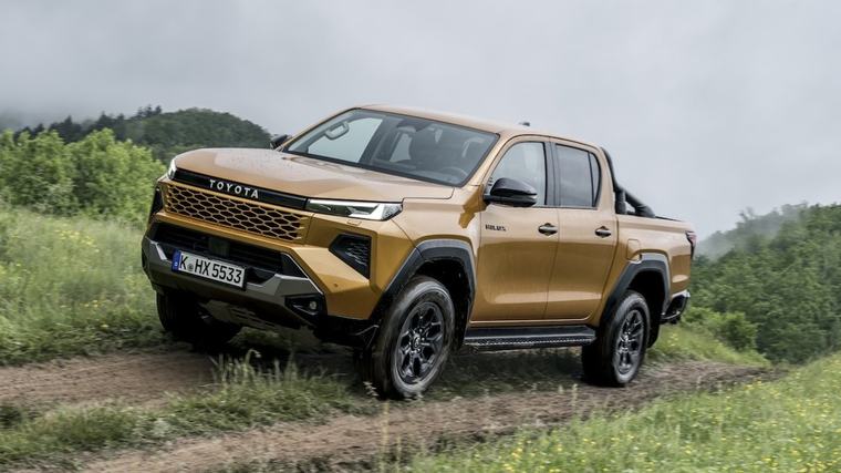 Jaunā "Toyota Hilux" piedāvājumu papildinājis dīzeļmotors