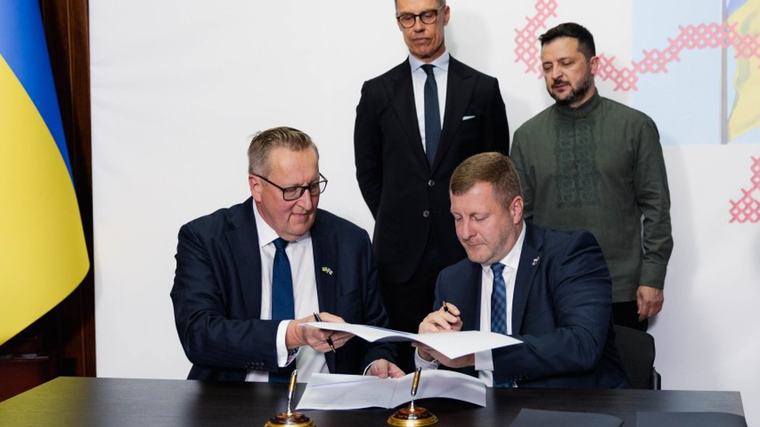 "Patria" paplašina arsenālu; kopā ar ukraiņiem plāno ražot dronus Somijā