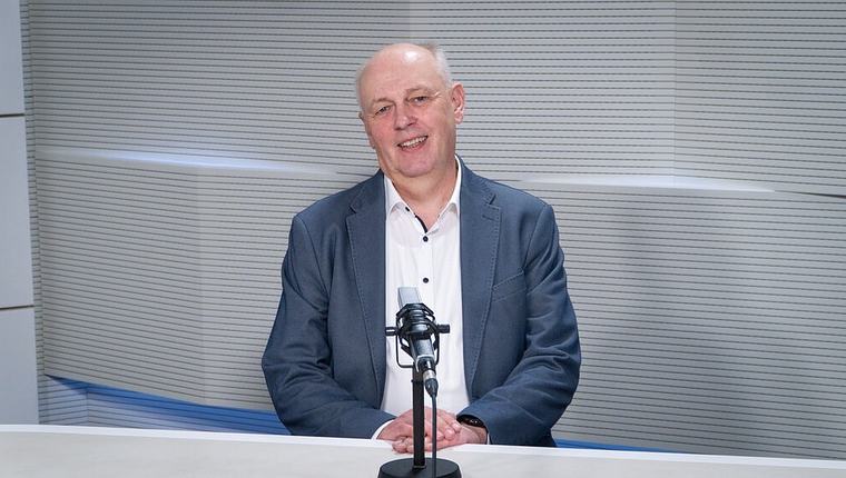 Krustpunktā Lielā intervija: ekonomists Aivars Strakšas