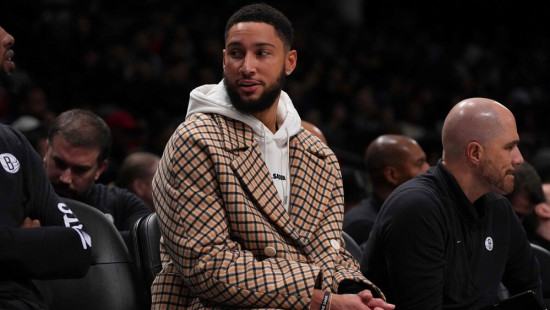 Savulaik ar 1. numuru draftētais austrālietis Simonss pēc sezonas izlaišanas atgriežas NBA