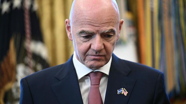 UEFA agresīvi vēršas pret Infantino un FIFA – draud kriminālprocess Šveicē