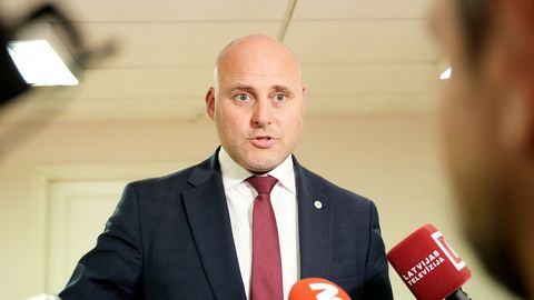 Kulbergs komentē suņu uzbrukumu bērnudārzniekiem Carnikavā