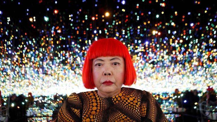 Mirusi pasaulslavenā japāņu māksliniece Jajoi Kusama