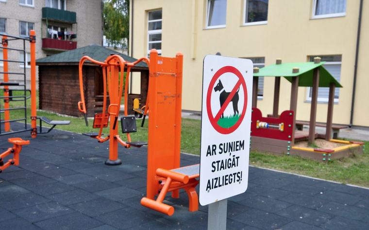 Par Carnikavā bērnus sakodušo suņu tālāko likteni lems pēc ekspertīžu saņemšanas