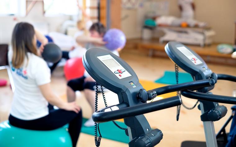 Kustība nav tikai sports: fizioterapeite skaidro, kā ikdienas aktivitātes sargā sirdi