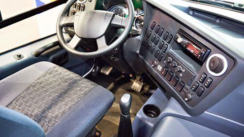 Atcelti divi autobusu reisi starp Saldu un Liepāju