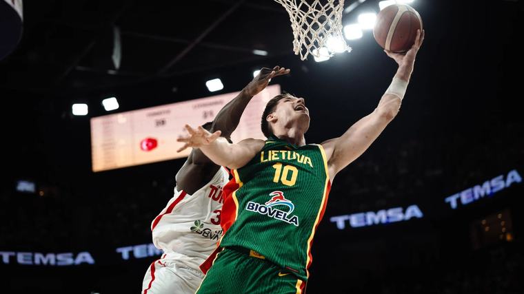 Lietuvas basketbolisti piedzīvo murgu Turcijā, Bagatskis pārsteidz spēcīgo Grieķiju