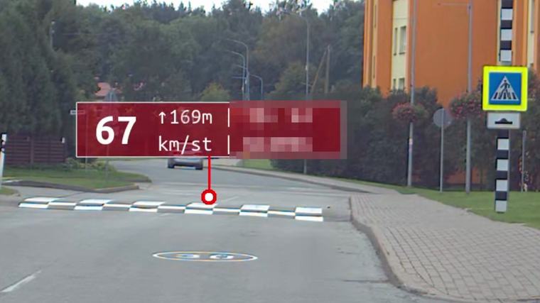 Video: Pie skolas policija autovadītājam fiksē 67 km/h atļauto 30 km/h vietā