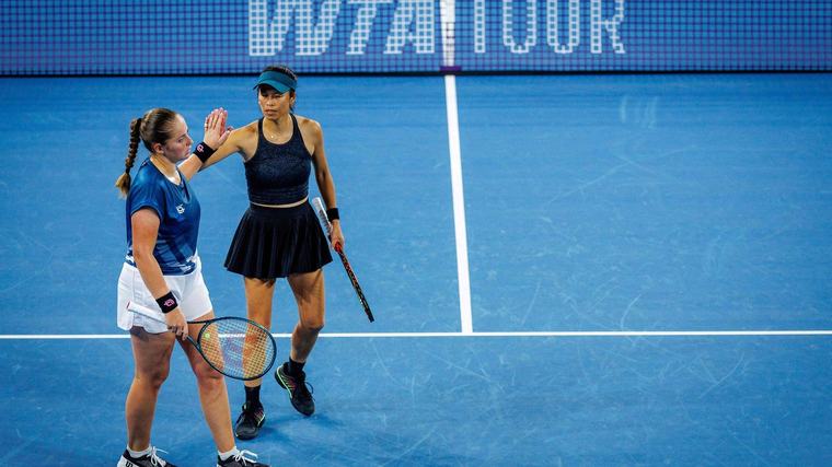 Eksčempione Ostapenko veiksmīgi turpina "US Open" dubultspēles