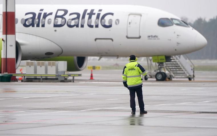Eksperts: airBaltic 257 miljonu eiro finansējums ar 25% likmi palielina kompānijas finanšu riskus