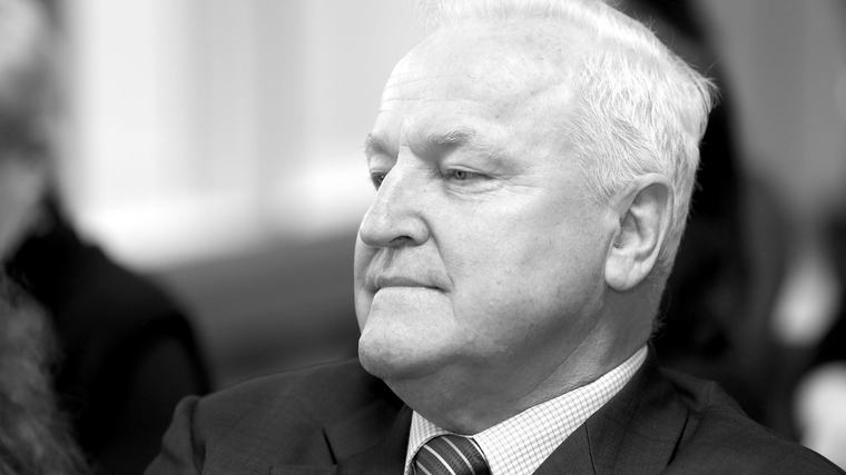 Aizsaulē devies kinorežisors un politiķis Rihards Pīks
