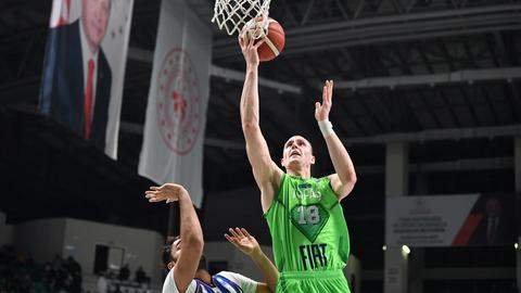 Latvijas basketbolists Pasečņiks atgriežas Eiropā